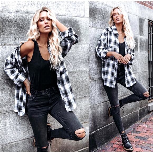 B1G2 FREE 🍁 Vici Alba Black Buffalo Plaid Button Up Top Small Festival Grunge - Picture 1 of 8